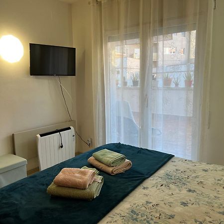 Comode Apartament Al Bell Mig De Gérone Extérieur photo