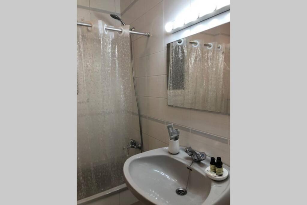 Comode Apartament Al Bell Mig De Gérone Extérieur photo